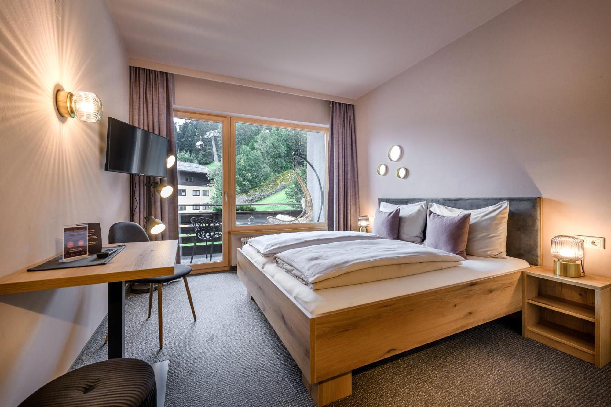 B&B Berglift Direkt An Der Talstation Bad Hofgastein Luaran gambar
