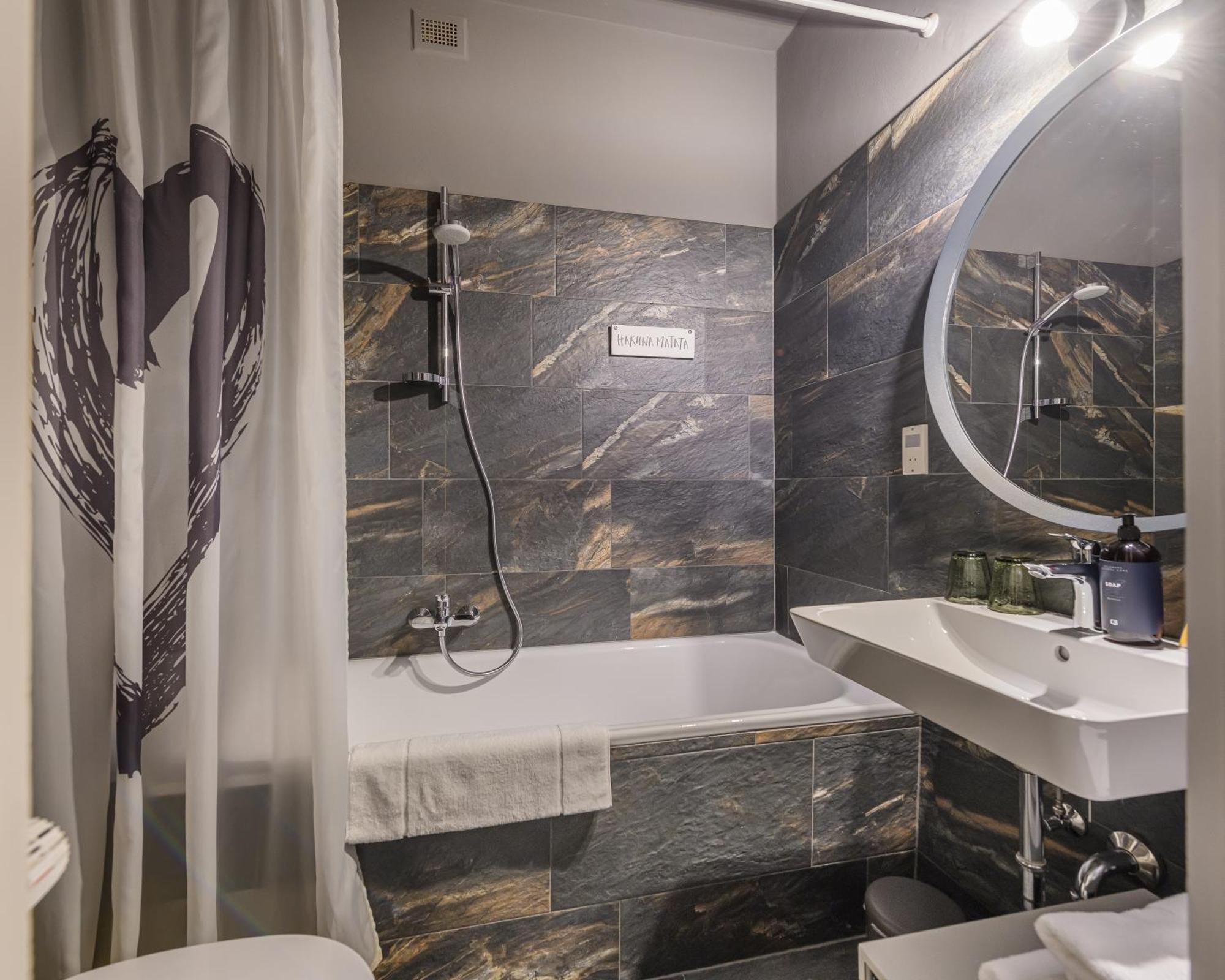 B&B Berglift Direkt An Der Talstation Bad Hofgastein Luaran gambar